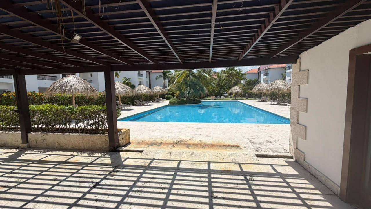 Apartamento en White Sands, Punta Cana, con jacuzzi privado, acceso a la playa, piscina y excelente ubicación en Bávaro.