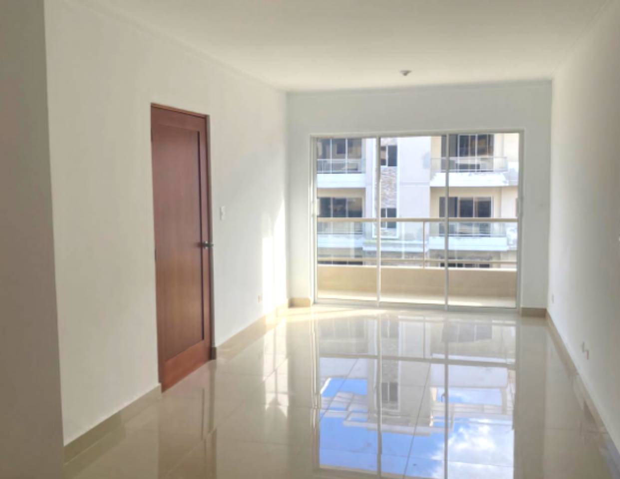 Apartamento 2 Habs. 2B. 1P. Urbanización Monumental, Santo Domingo Oeste.