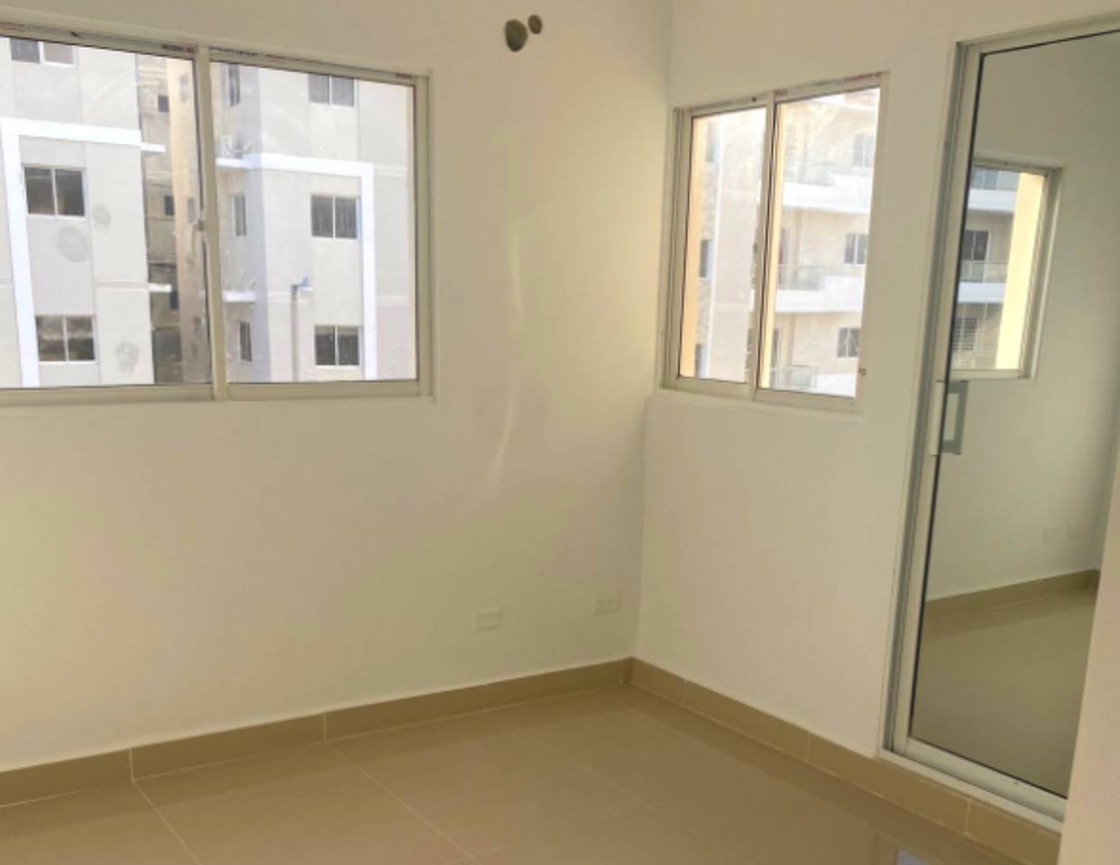 Apartamento 2 Habs. 2B. 1P. Urbanización Monumental, Santo Domingo Oeste.