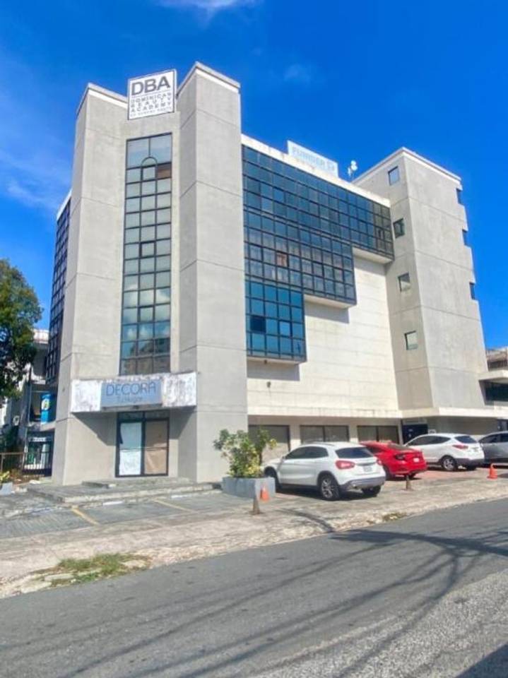 Venta de edificio corporativo ubicado en Santo Domingo