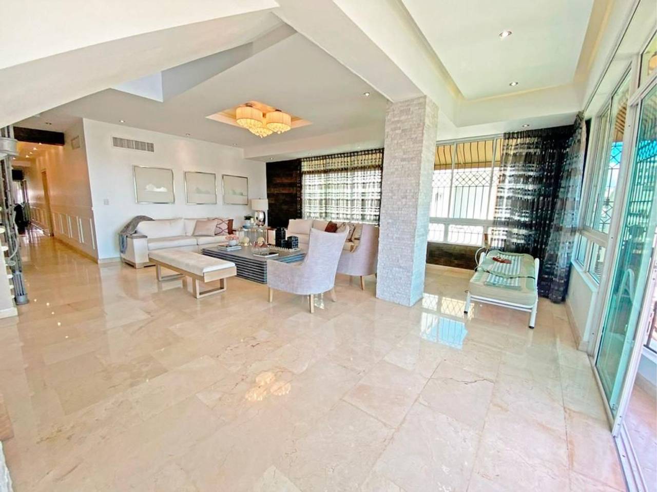 Lujoso penthouse en venta en Bella Vista Sur