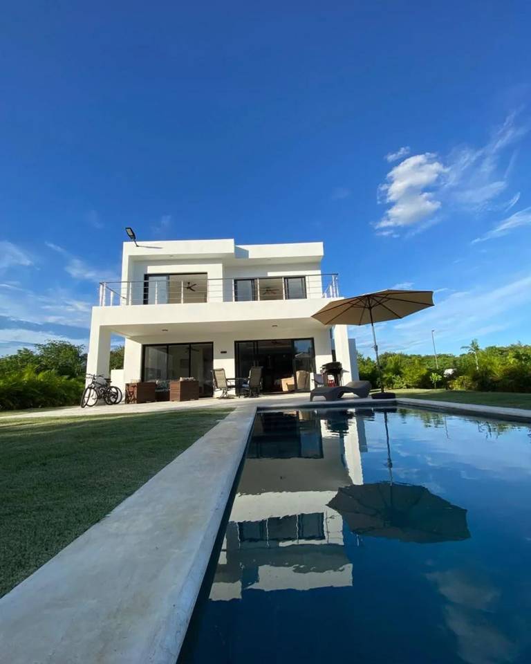 Venta villa amueblada con 4 habitaciones en Playa Nueva Romana
