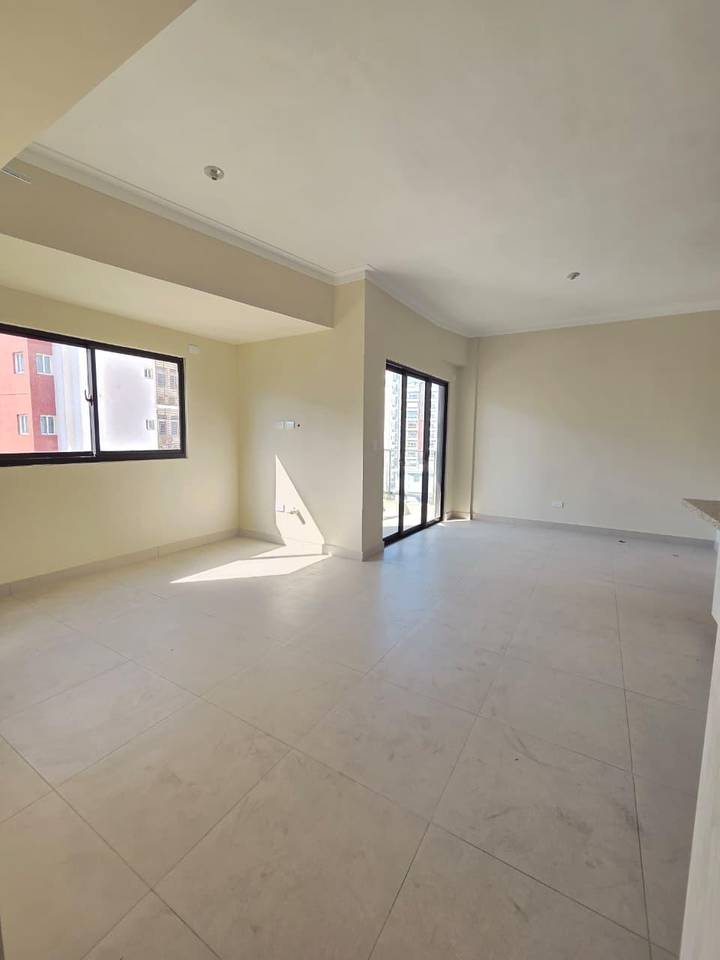 SELLING APARTMENT IN EVARISTO MORALES BRAND NEW. 3