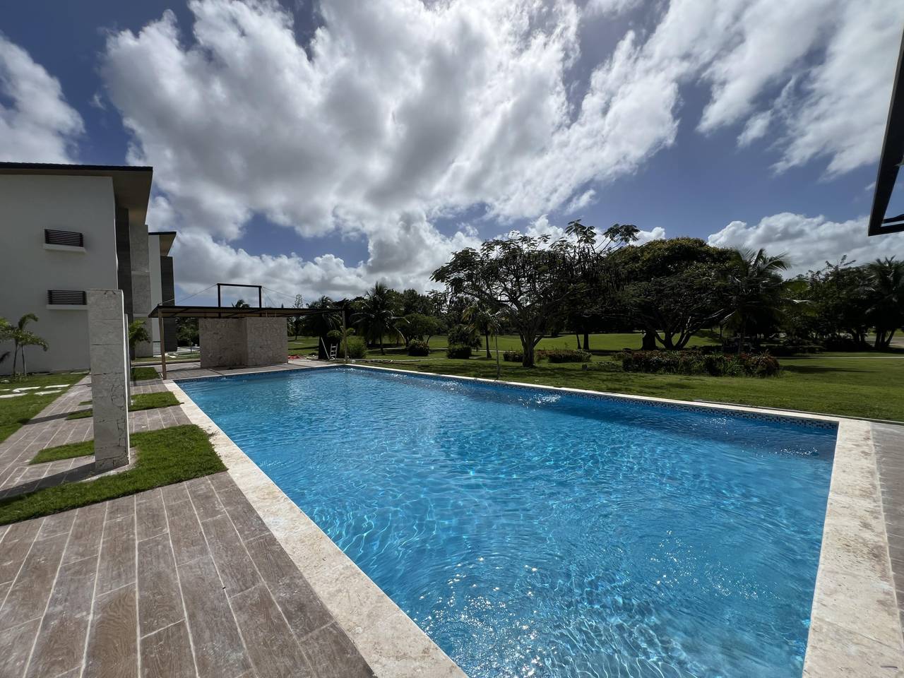 FOR SALE - COCOTAL - 3 bedrooms / 2 bathrooms - Golf View & Swim Up 4