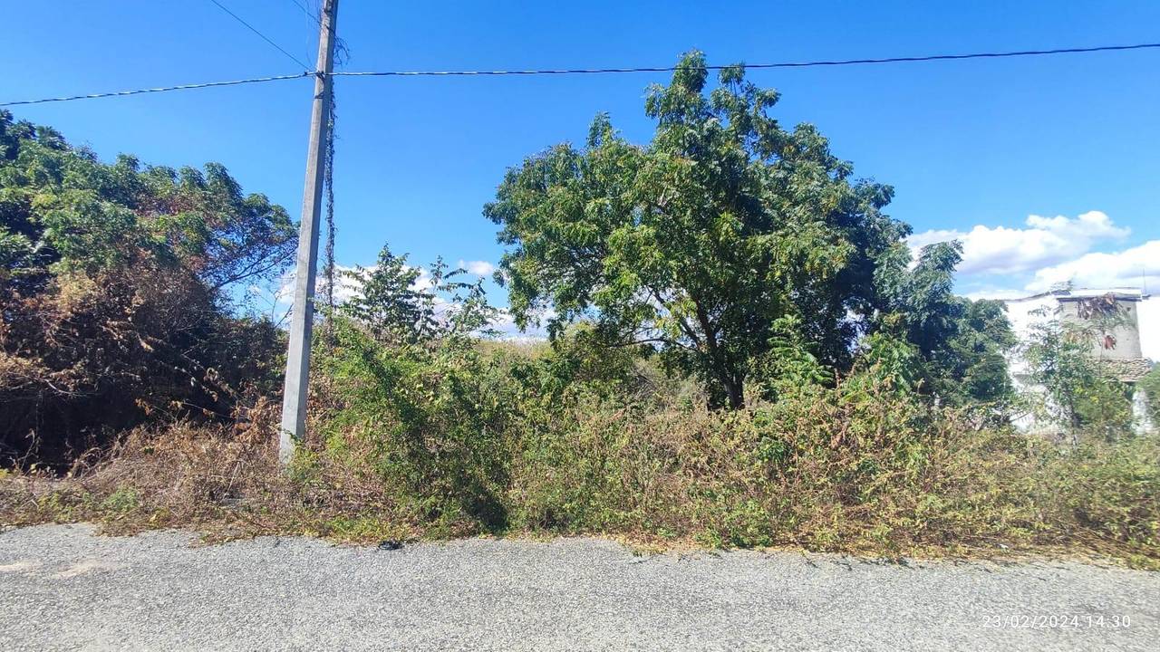 Venta de terreno de 300mts² en Cabamar ideal para construcción de villa cerca de la playa.