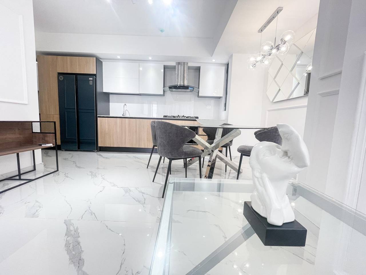 Apartamento de 2 Habitaciones en Venta en Arroyo Hondo, Santo Domingo | Piscina