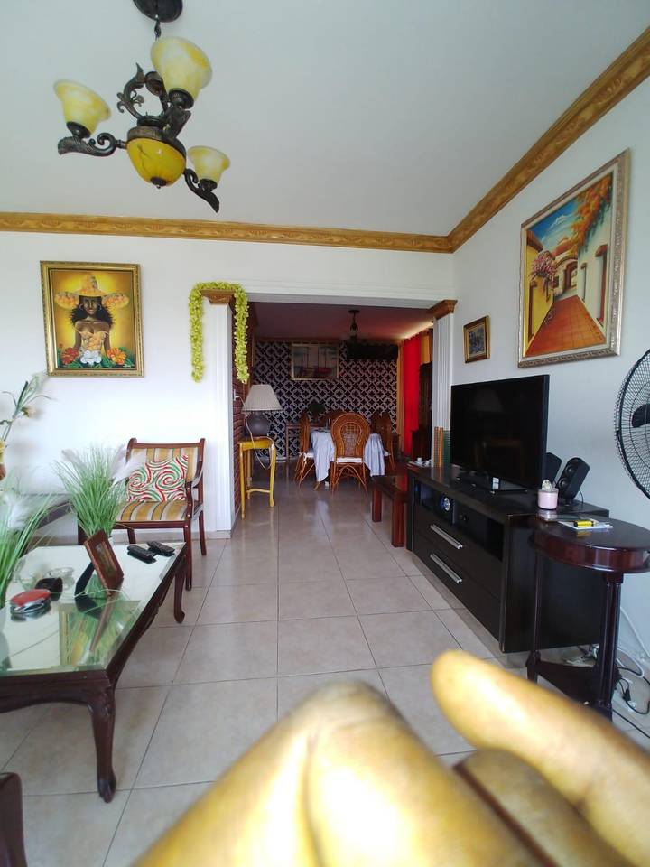 Apartamento Clasico Amueblado en Alquiler en El Vergel