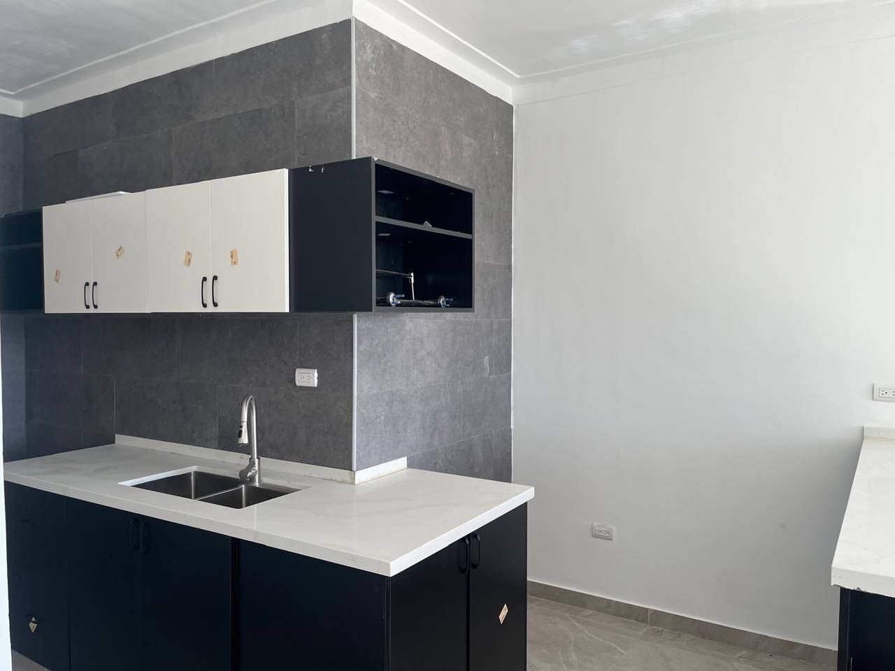 🏡 Apartment in Ensanche Paraíso, 80m², 1 bed + studio. USD$175,000 with pool and gym. Profitable investment in Santo Domingo. 2