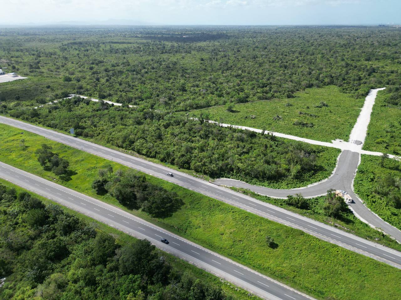 Land on Coral Highway - 18,000 m2 5