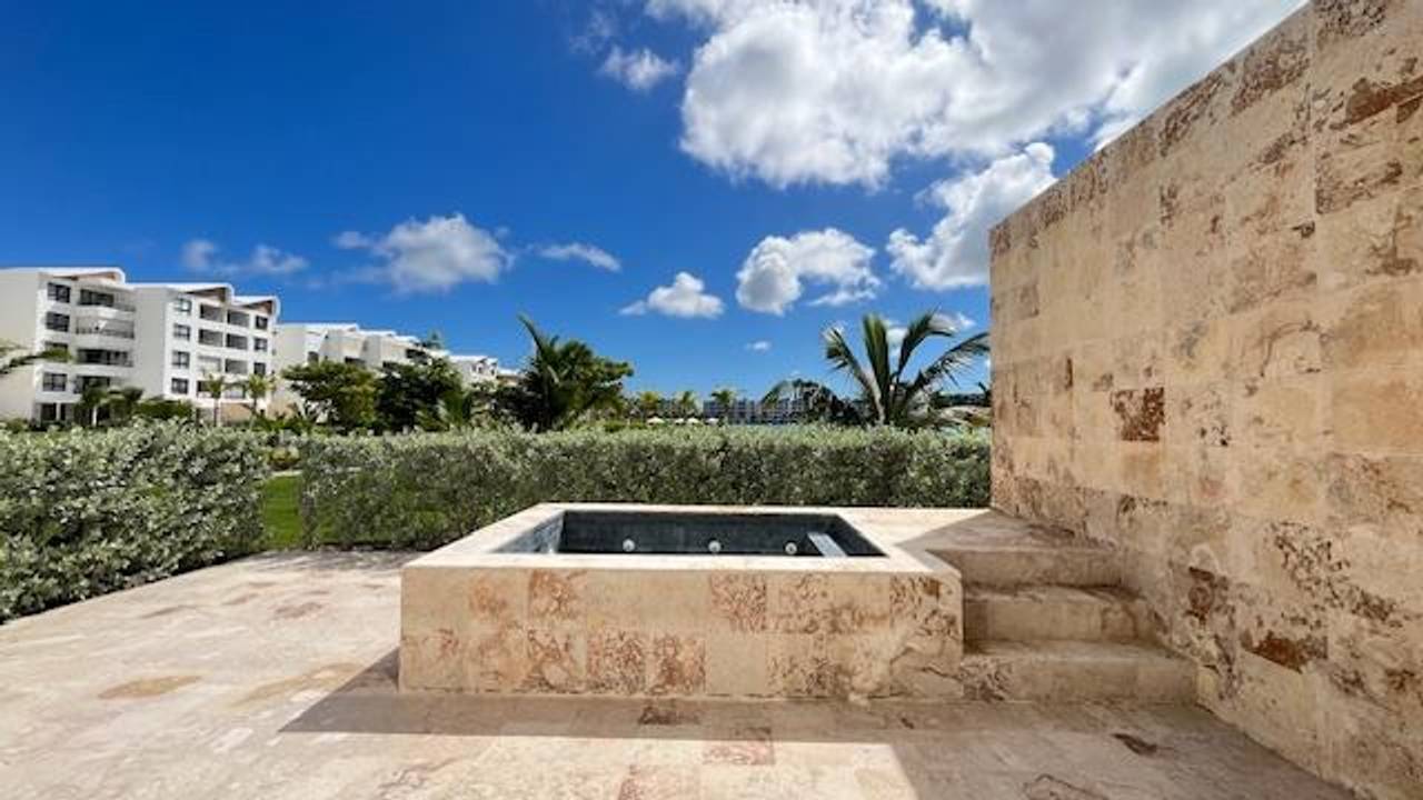 Venta de apartamento listo para renta en THE BEACH down town punta cana