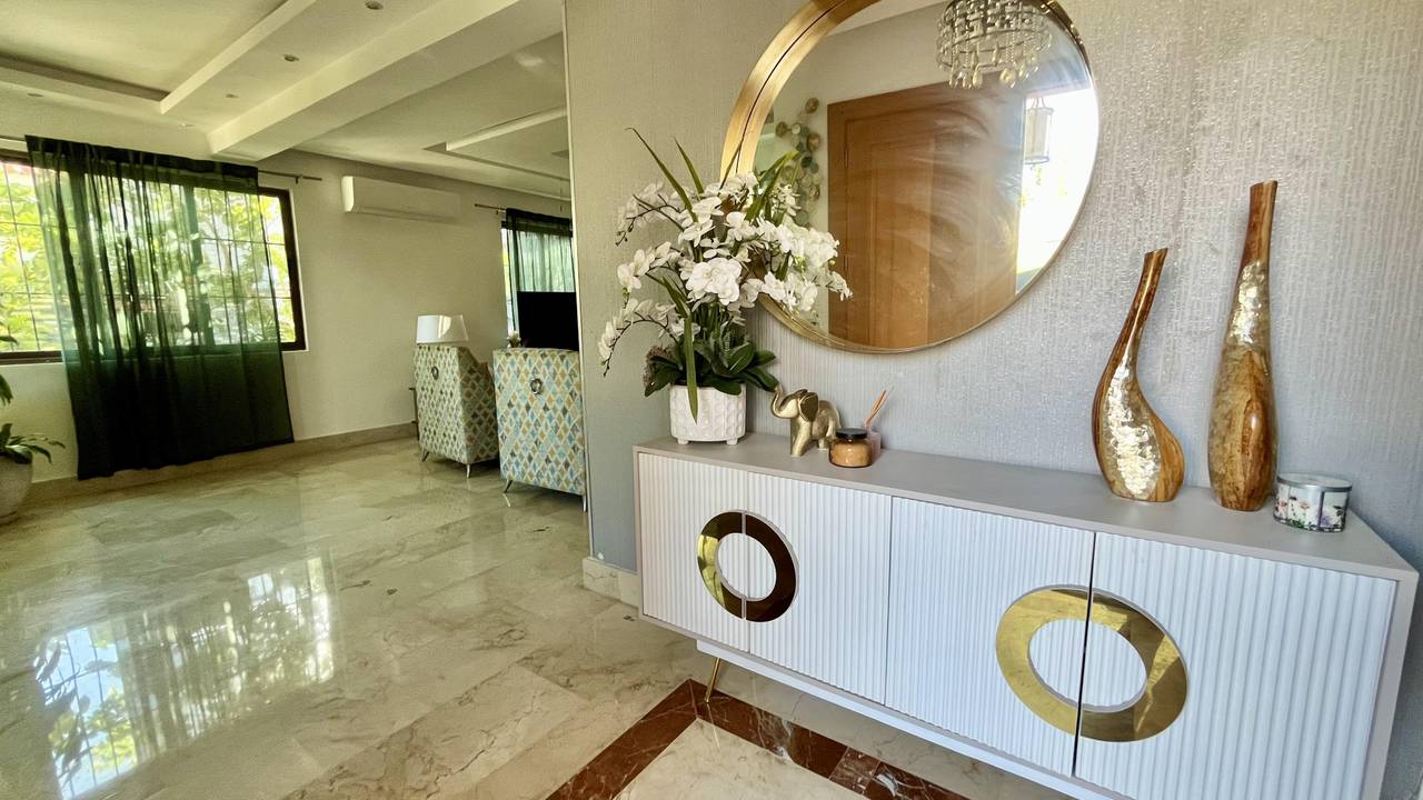 Casas en alquiler en Santo Domingo D.N., 551 m²