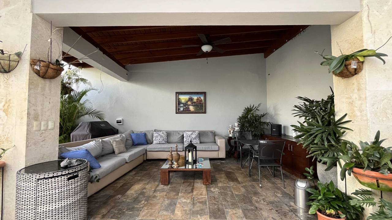 Casas en alquiler en Santo Domingo D.N., 551 m²