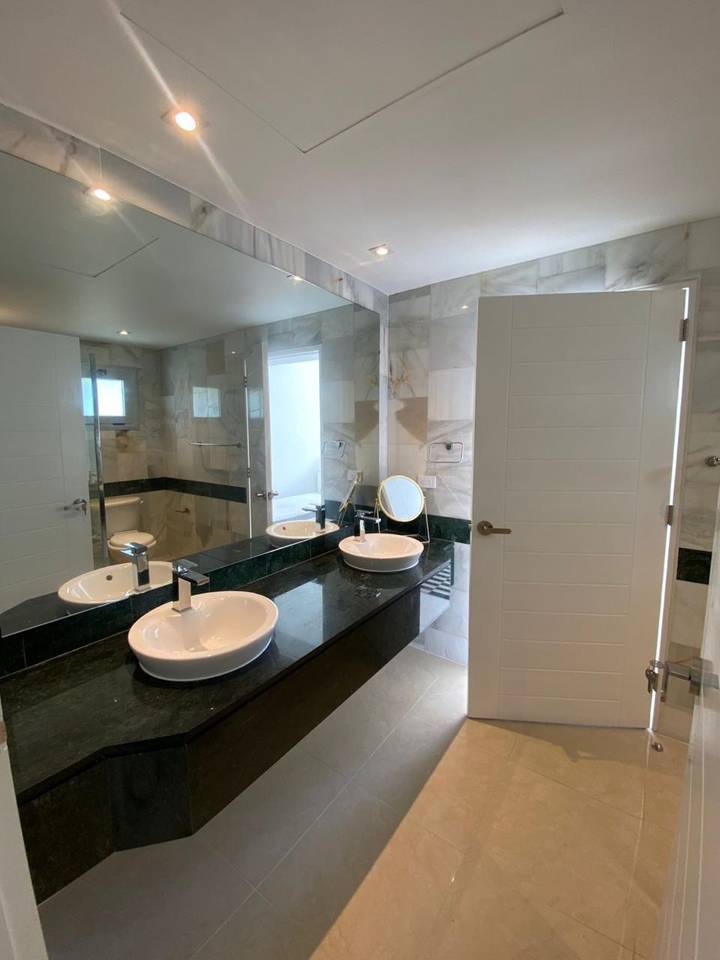 En venta hermosa Villa con piscina en Playa Nueva Romana