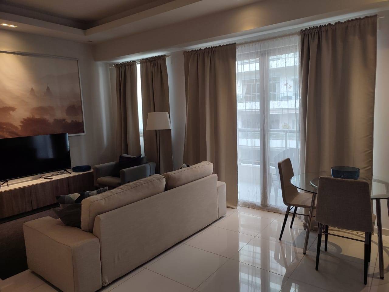 Apartamento Amueblado En Alquiler En Prestigioso Sector De Santo Domingo.