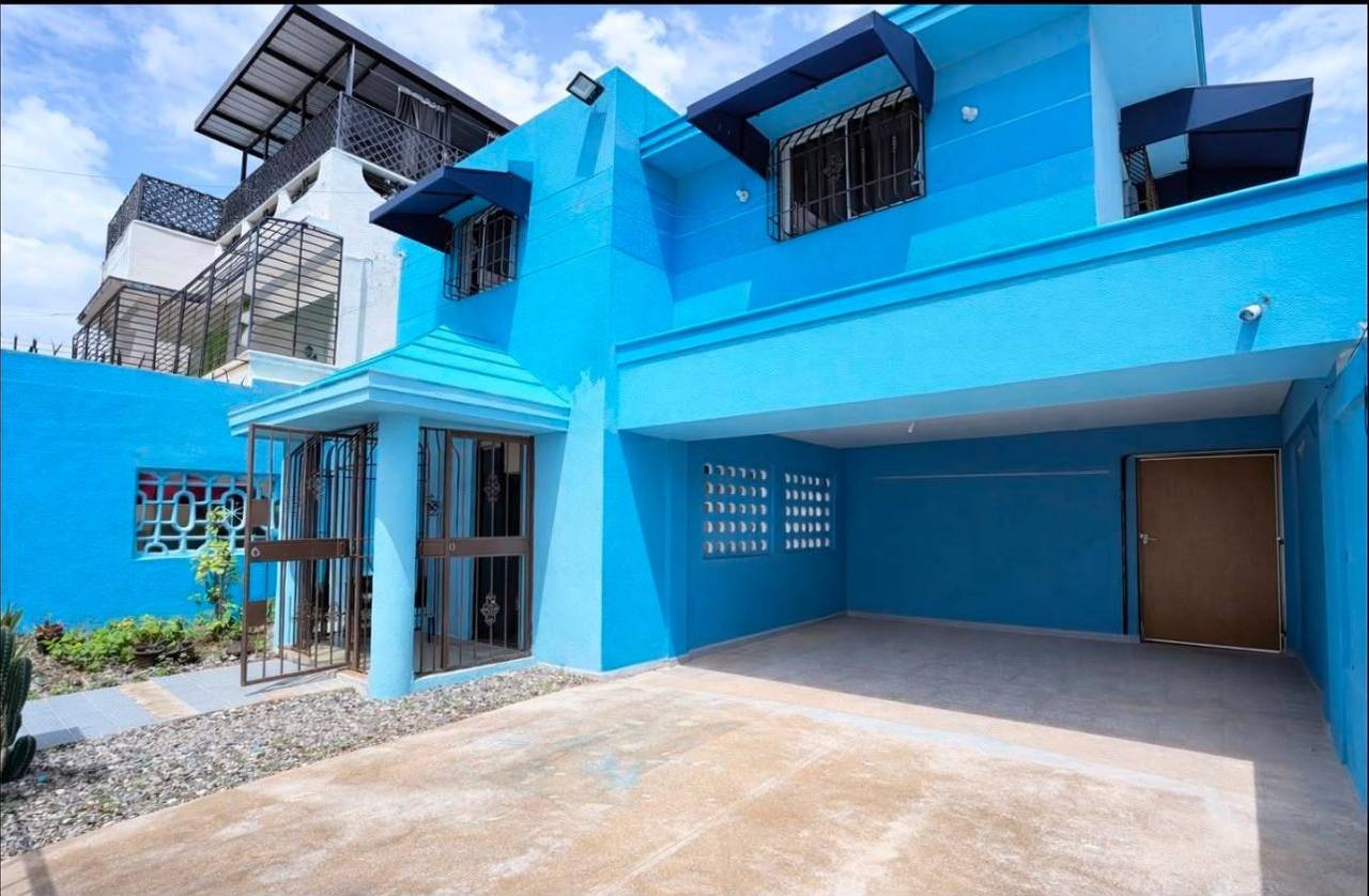 Casa en Venta en San Isidro | 3 Habitaciones y Amplio Patio