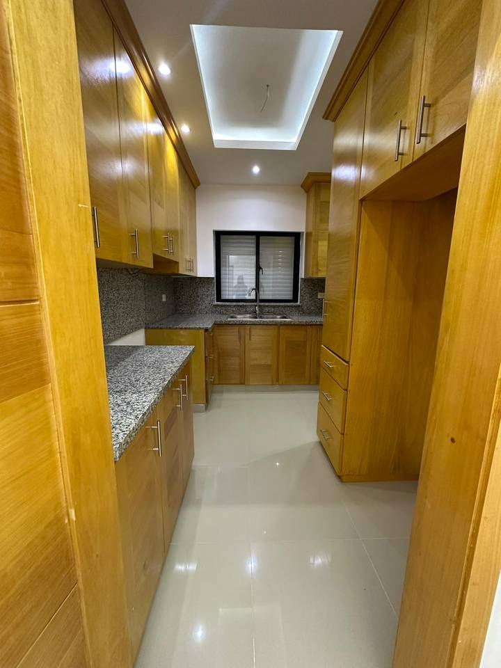 Apartamento en Alquiler en Los Restauradores, Distrito Nacional.