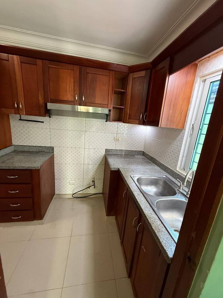 Amplio Apartamento en venta en Los Restauradores