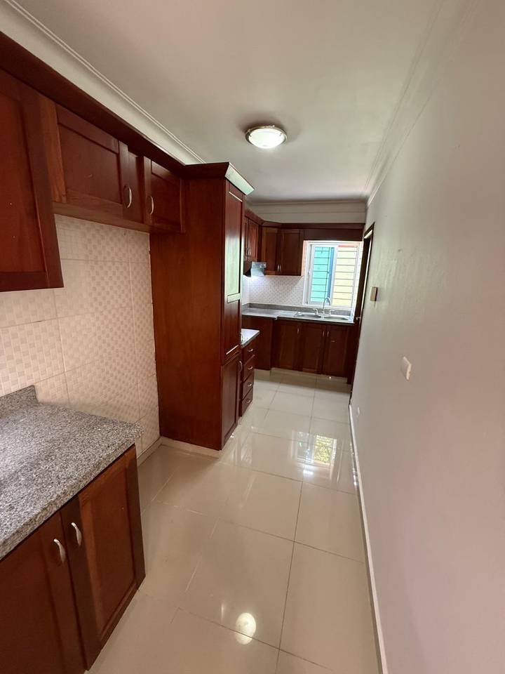 Amplio Apartamento en venta en Los Restauradores