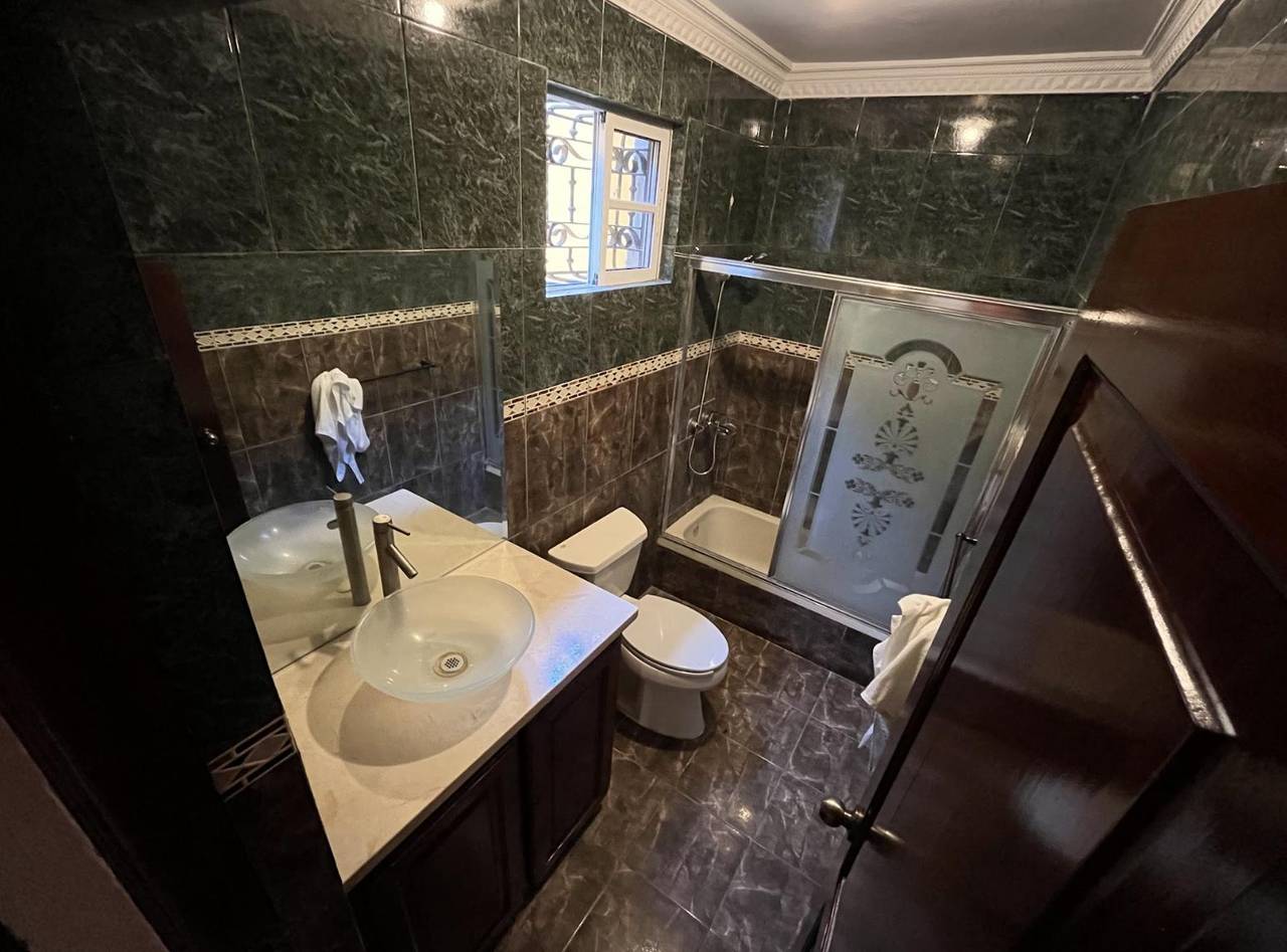 Casa 2 niveles con piscina - Mirador del Oeste, Haina