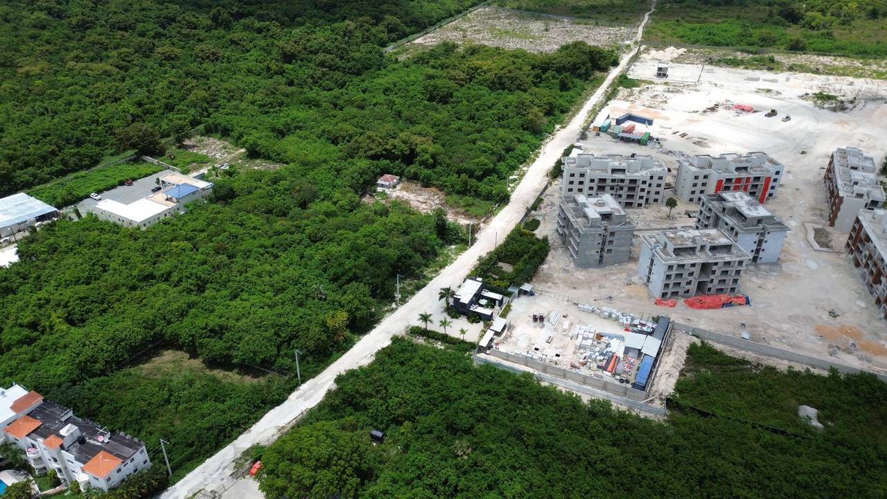 FOR SALE - Land 2,030 m2 - Near Av. Barceló 3