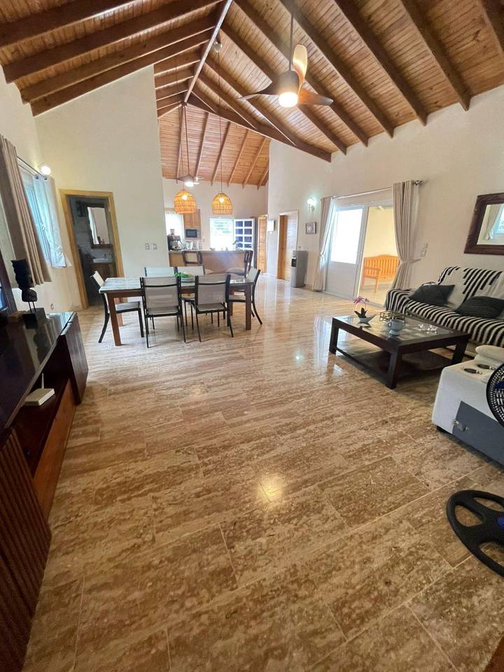 HERMOSA VILLA EN VENTA EN EL LIMON