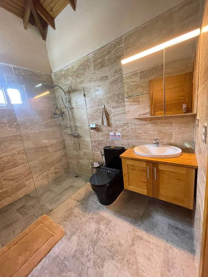 HERMOSA VILLA EN VENTA EN EL LIMON