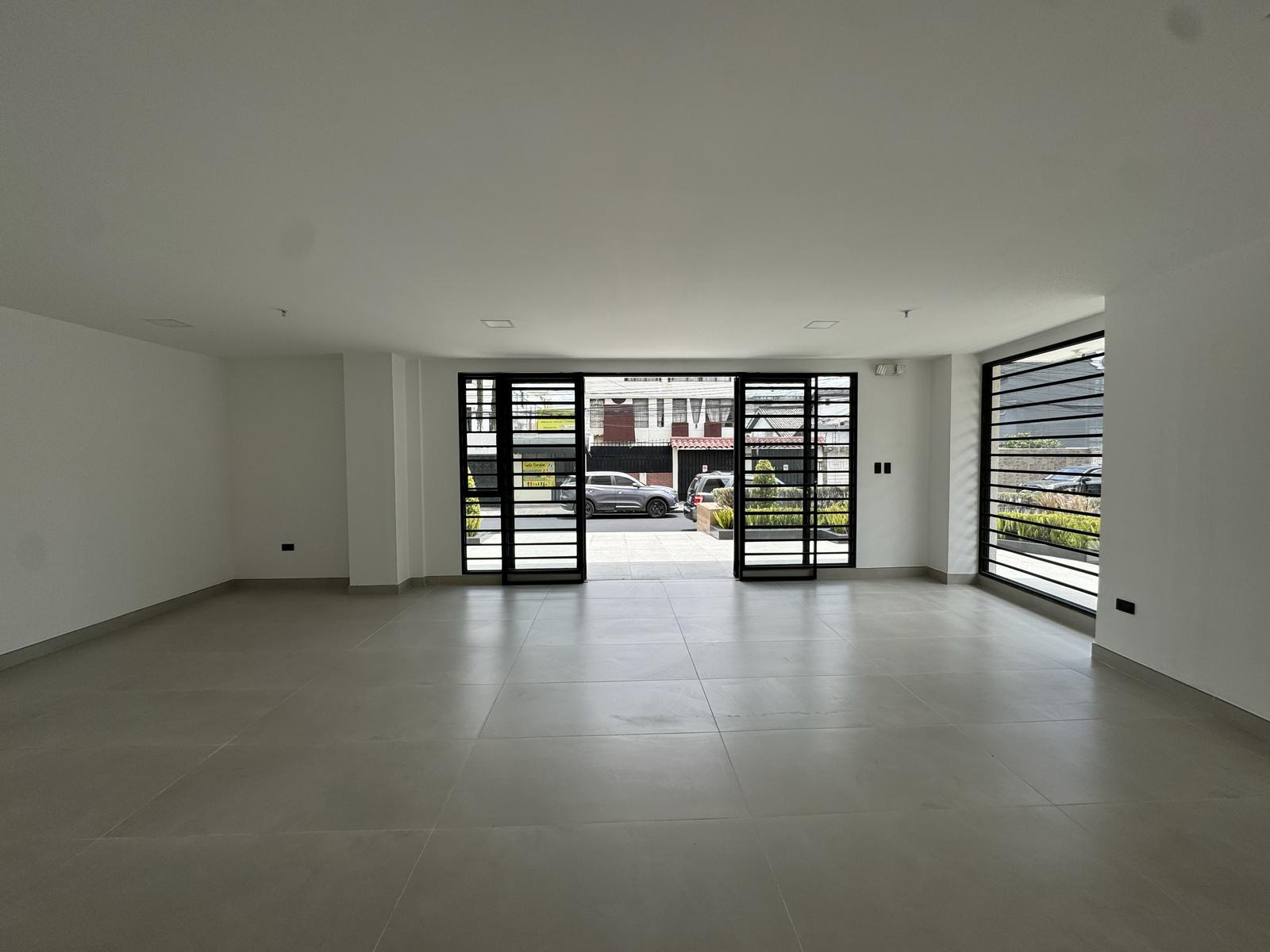 Local for rent in Pichincha | Quito | Centro Norte, Local Comercial en Renta | Edificio Modigliani V | Cerca de El Quicentro Norte, 47 m²
