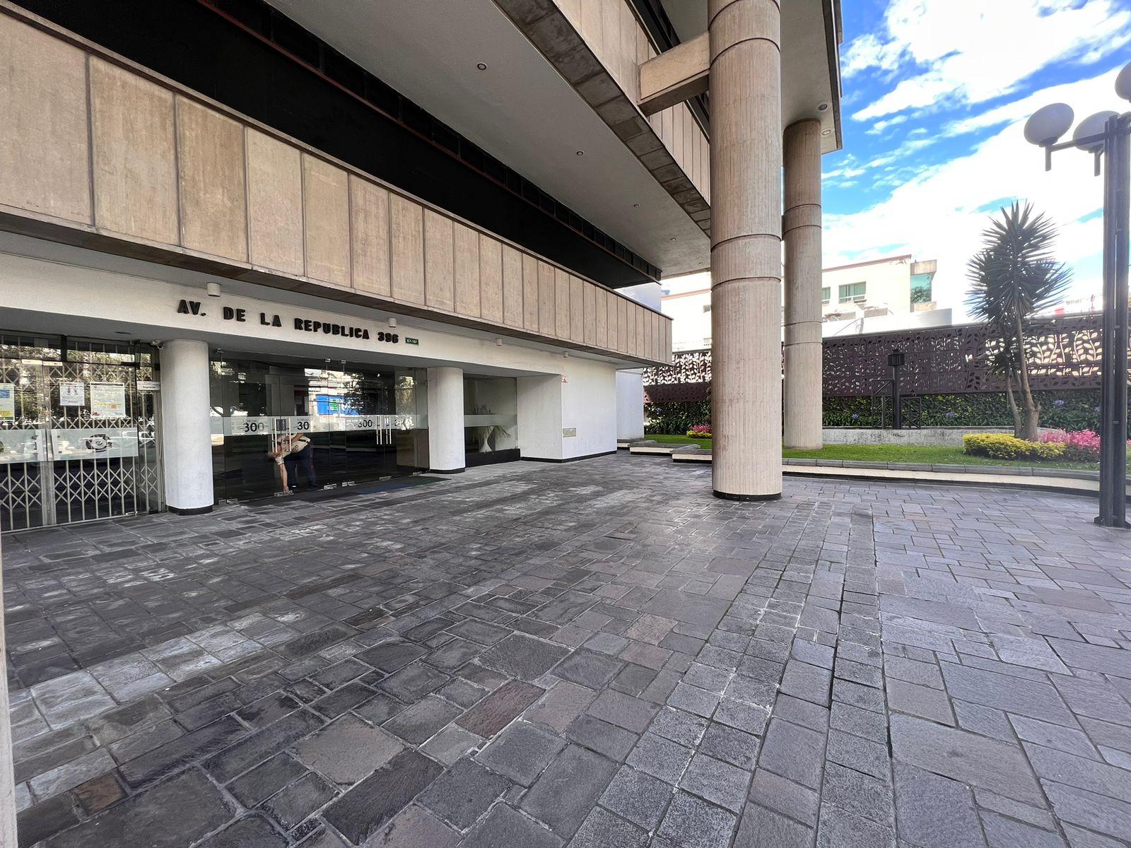 Oficina for rent in Pichincha | Quito | La Carolina, Av. República., 120 m²