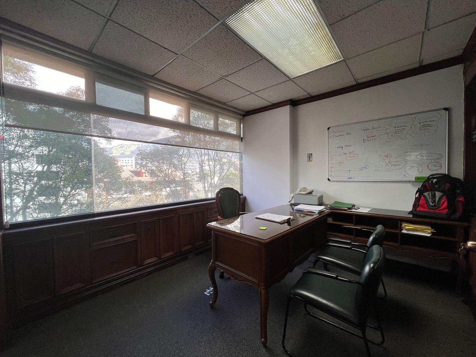 Oficina for rent in Pichincha | Quito | La Carolina, Av. República., 120 m²