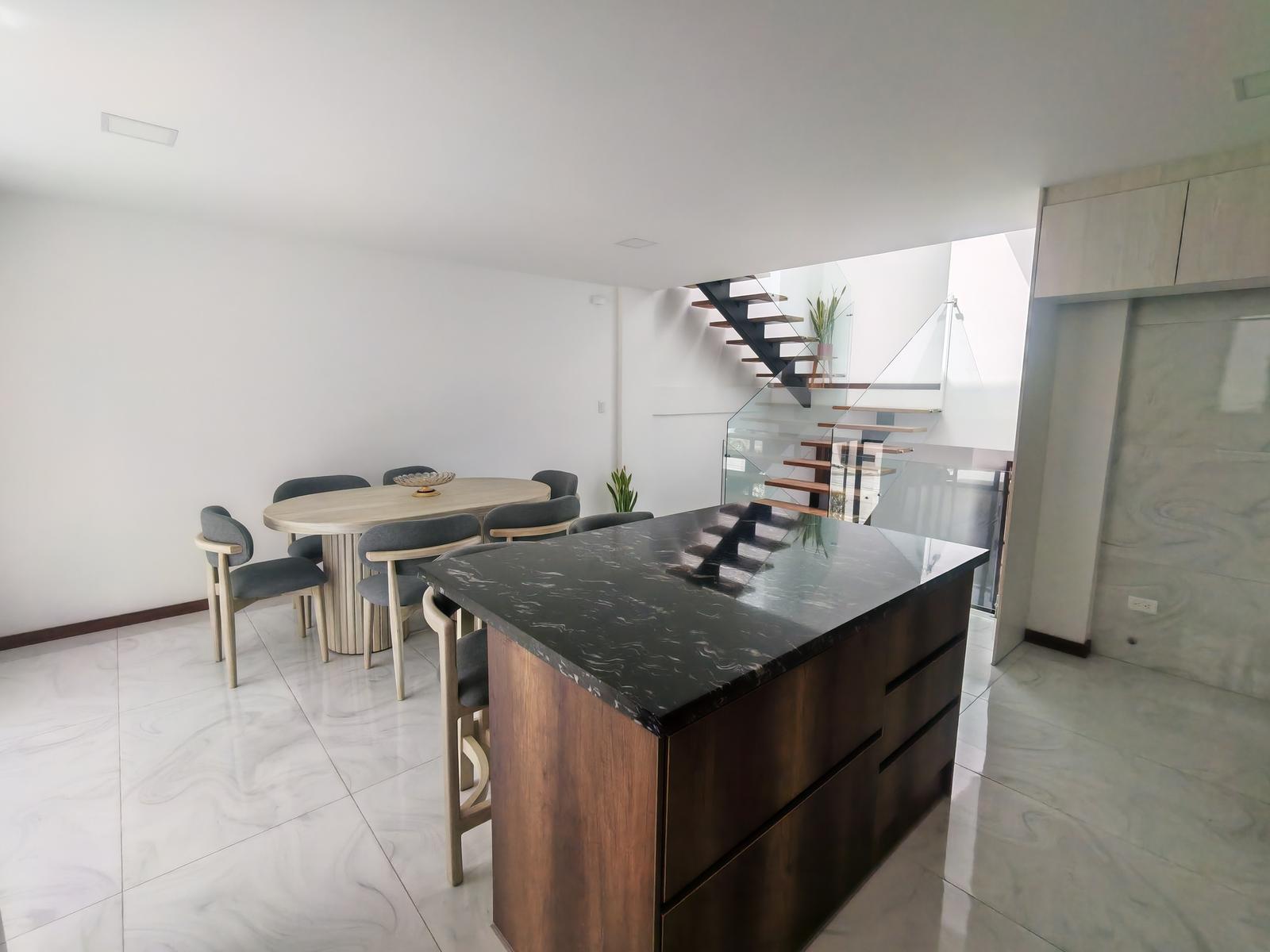 Tumbaco, Casa por estrenar con amplio jardín