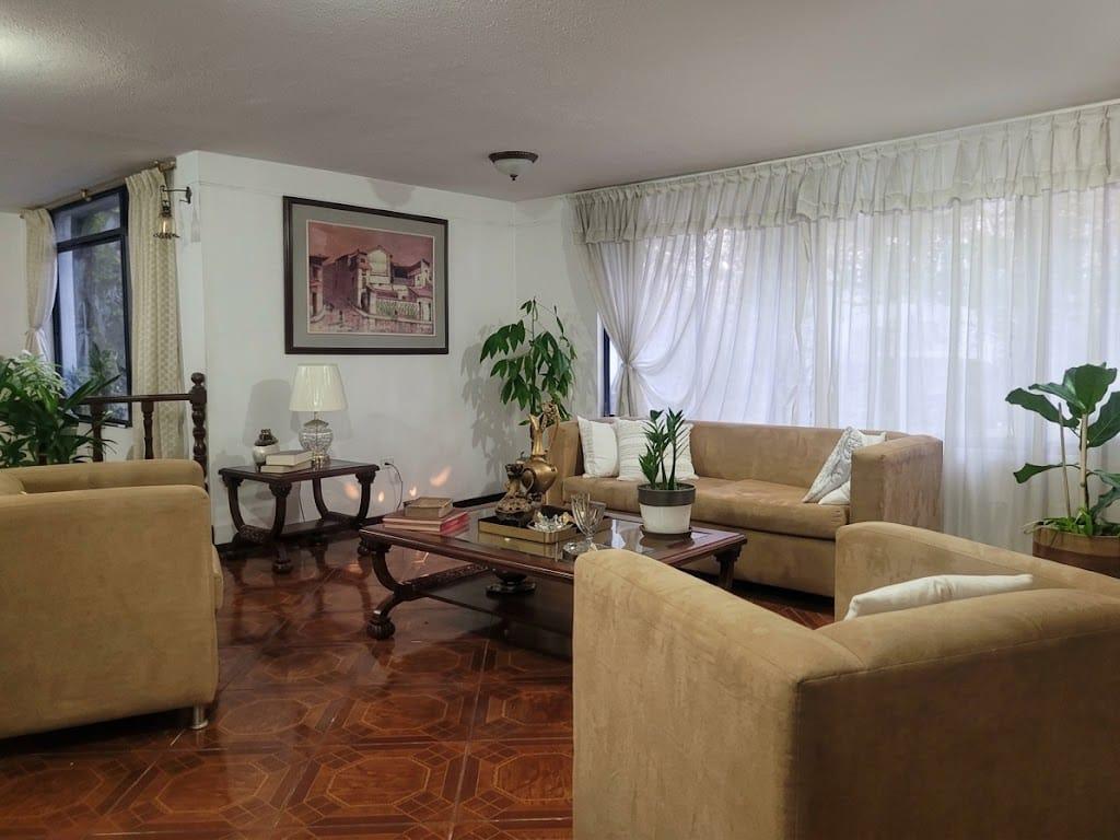 Casa en venta en Pichincha | Quito | Pomasqui, calle Primera, 371 m²