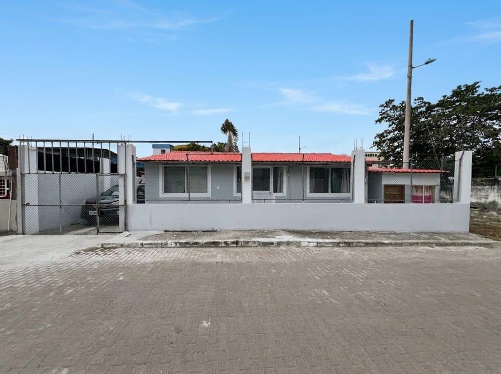 EN VENTA CASA AMOBLADA 104M² CERCA PLAYA ATACAMES