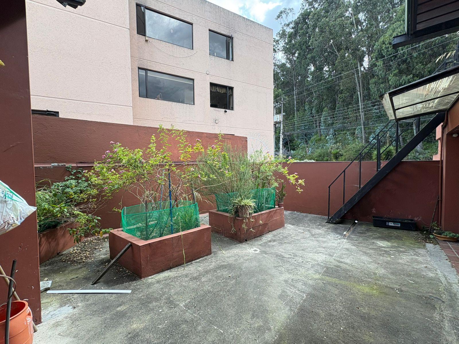 Departamento en alquiler en Pichincha | Quito | El Bosque, PENHOUSE D LUJO | PISO COMPLETO EN COLINAS DEL PICHINCHA | 879 M2, 880 m²