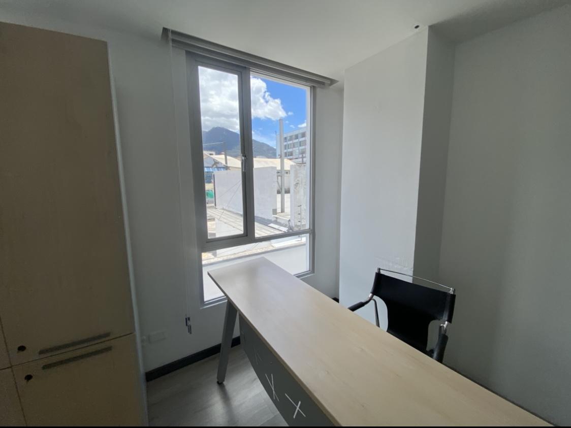 Oficina en venta en Pichincha | Quito | La Colón, La Pinta, Frente a La Embajada de España, 80 m²