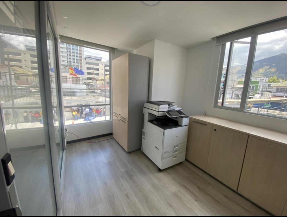 Oficina en venta en Pichincha | Quito | La Colón, La Pinta, Frente a La Embajada de España, 80 m²