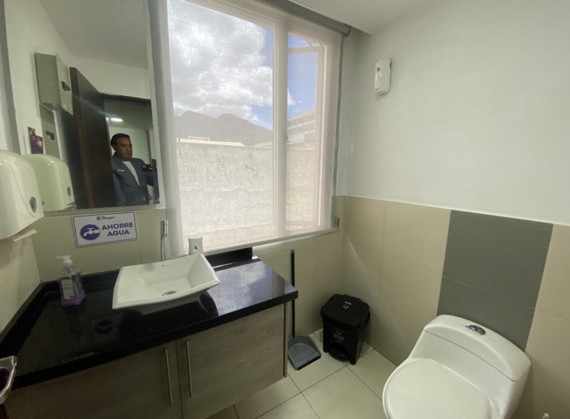 Oficina en venta en Pichincha | Quito | La Colón, La Pinta, Frente a La Embajada de España, 80 m²