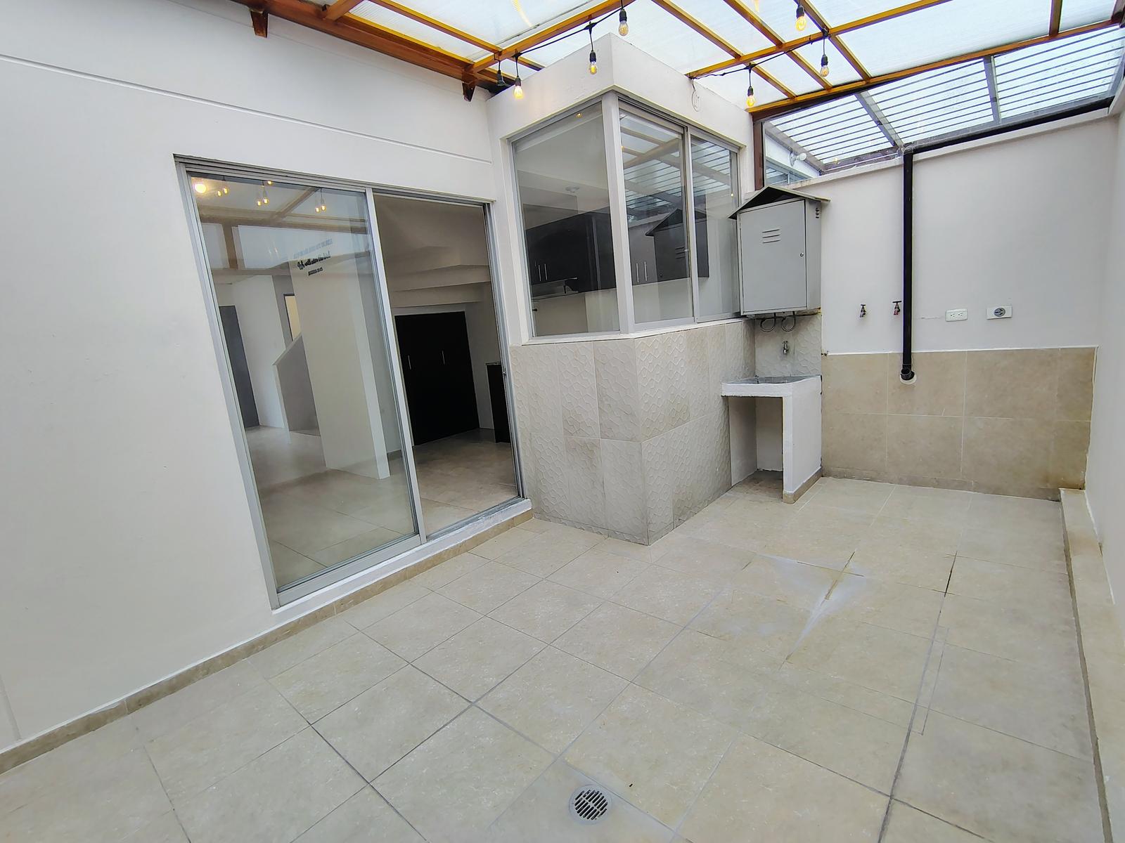 Casa en venta en Pichincha | Quito | La Armenia, N13C MANUEL J. CALLE - C 26 26, 133 m²