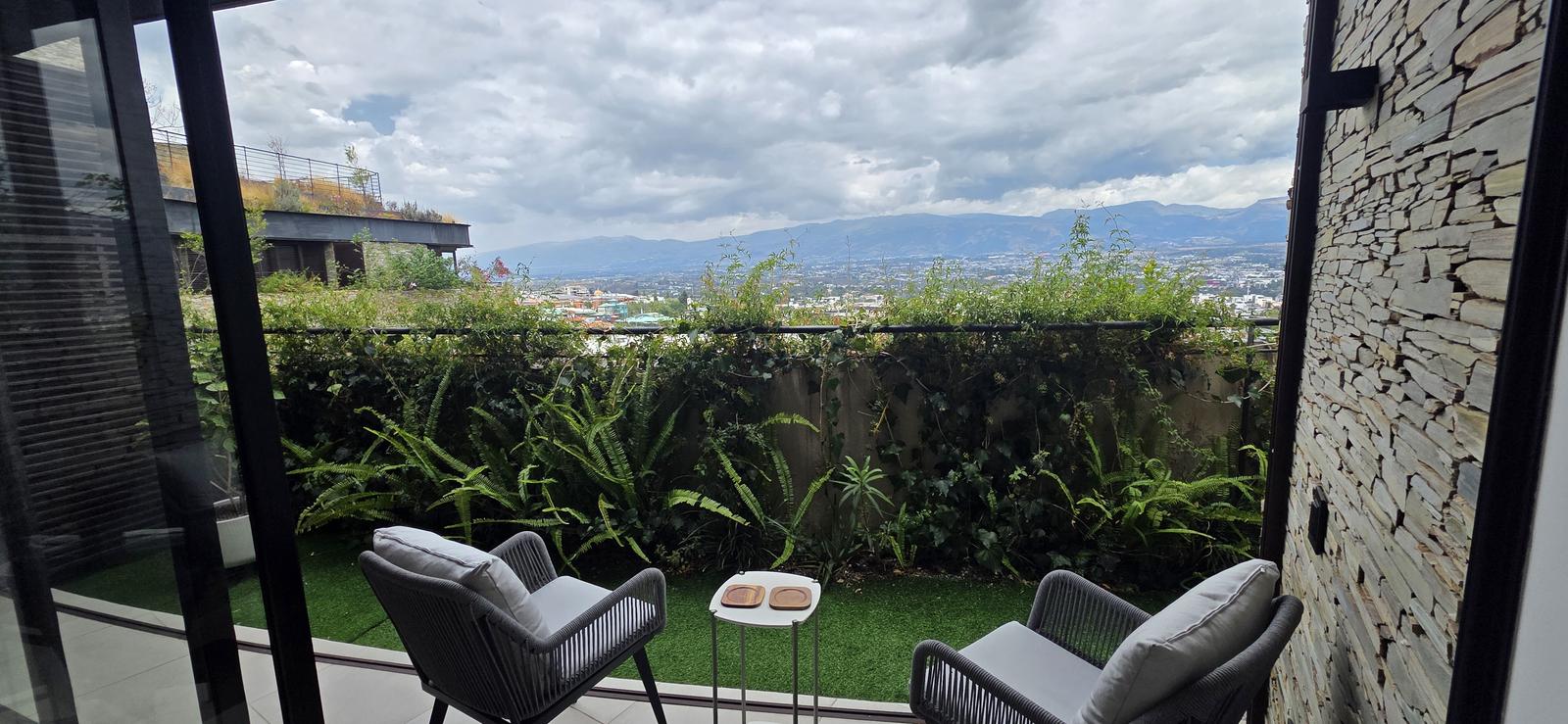 Departamento en alquiler en Pichincha | Quito | Cumbayá, Departamento amoblado en RENTA Cumbaya Aquarela (Vista a la ciudad)