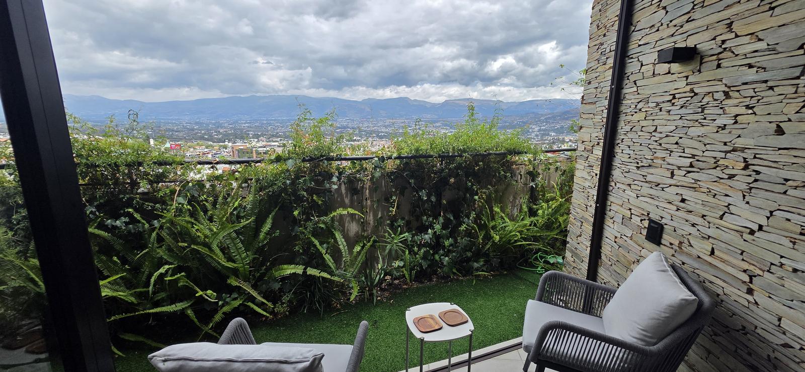 Departamento en alquiler en Pichincha | Quito | Cumbayá, Departamento amoblado en RENTA Cumbaya Aquarela (Vista a la ciudad)