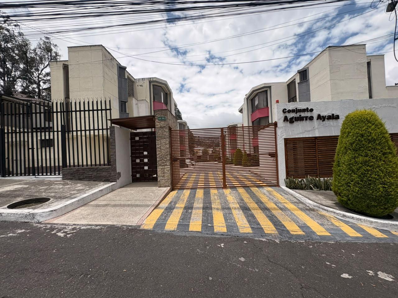 Casa en venta en Pichincha | Quito | El Condado, CASA EN VENTA URBANIZACION EL CONDAD0 147m2, 190 m²