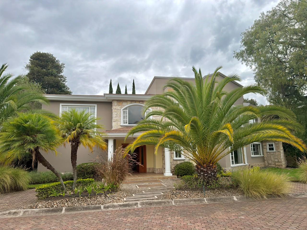 Casa en venta en Pichincha | Quito | Cumbayá, CUMBAYÁ CALLE FRANCISCO DE ORELLANA, 700 m²