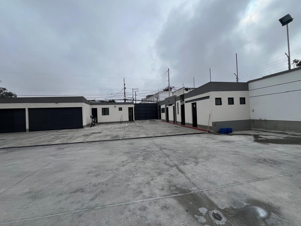 Warehouse for rent in Pichincha | Quito | Calderón, Calle Carán y Geovanny Calle . Calderón, 420 m²