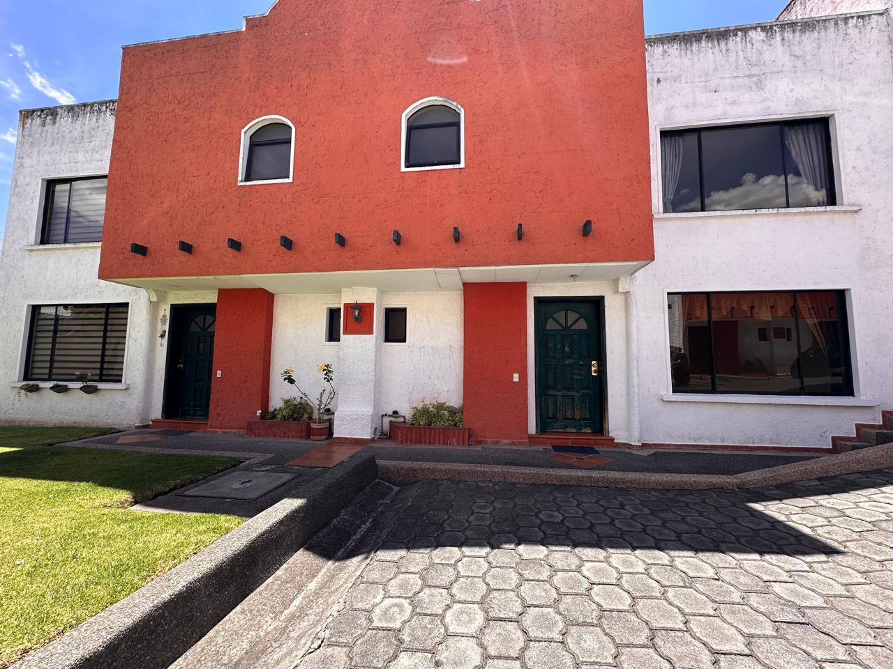 Hermosa Casa Ubicada en la Embajada Americana