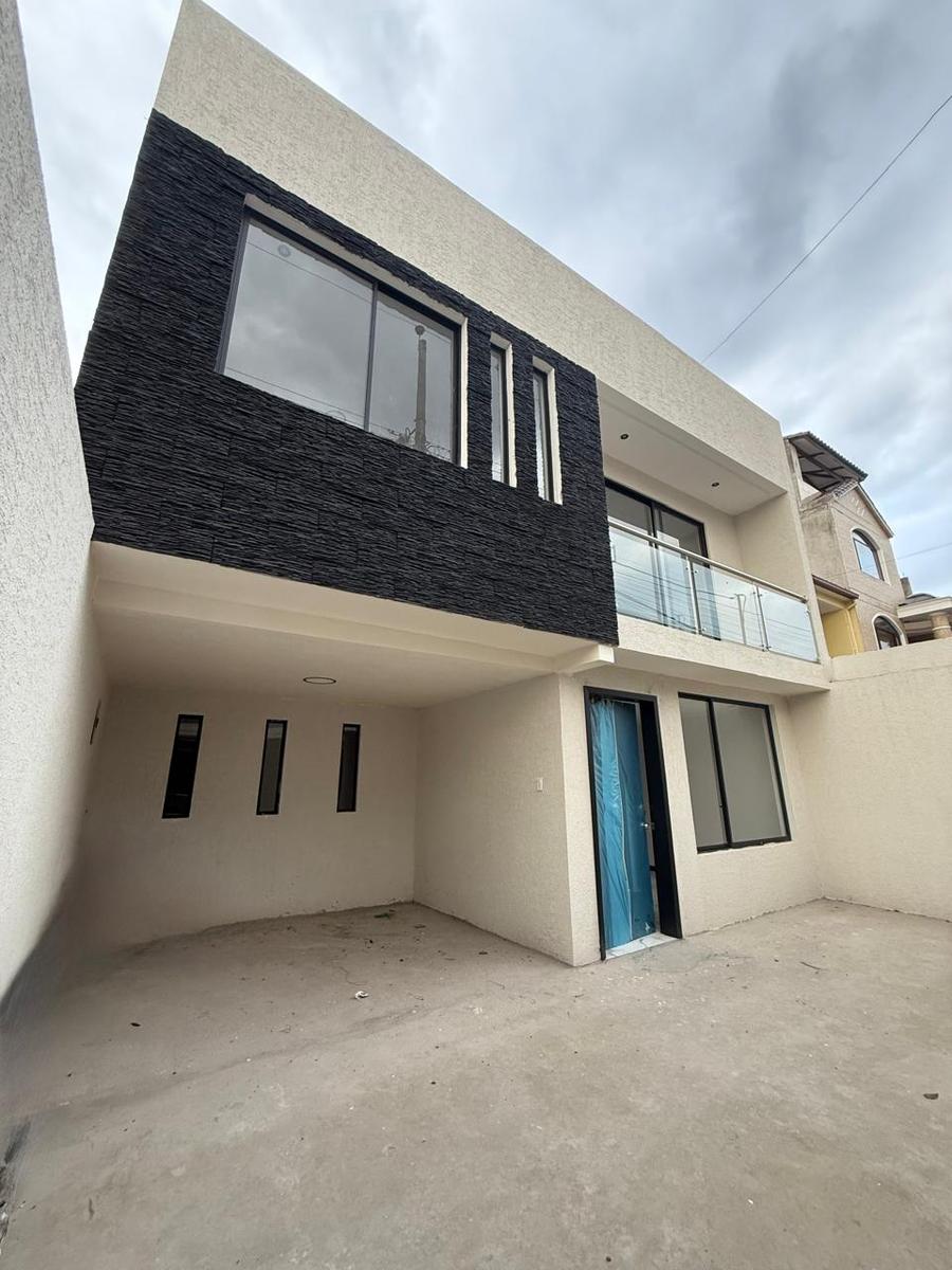 Hermosa casa Urbanización El Manantial