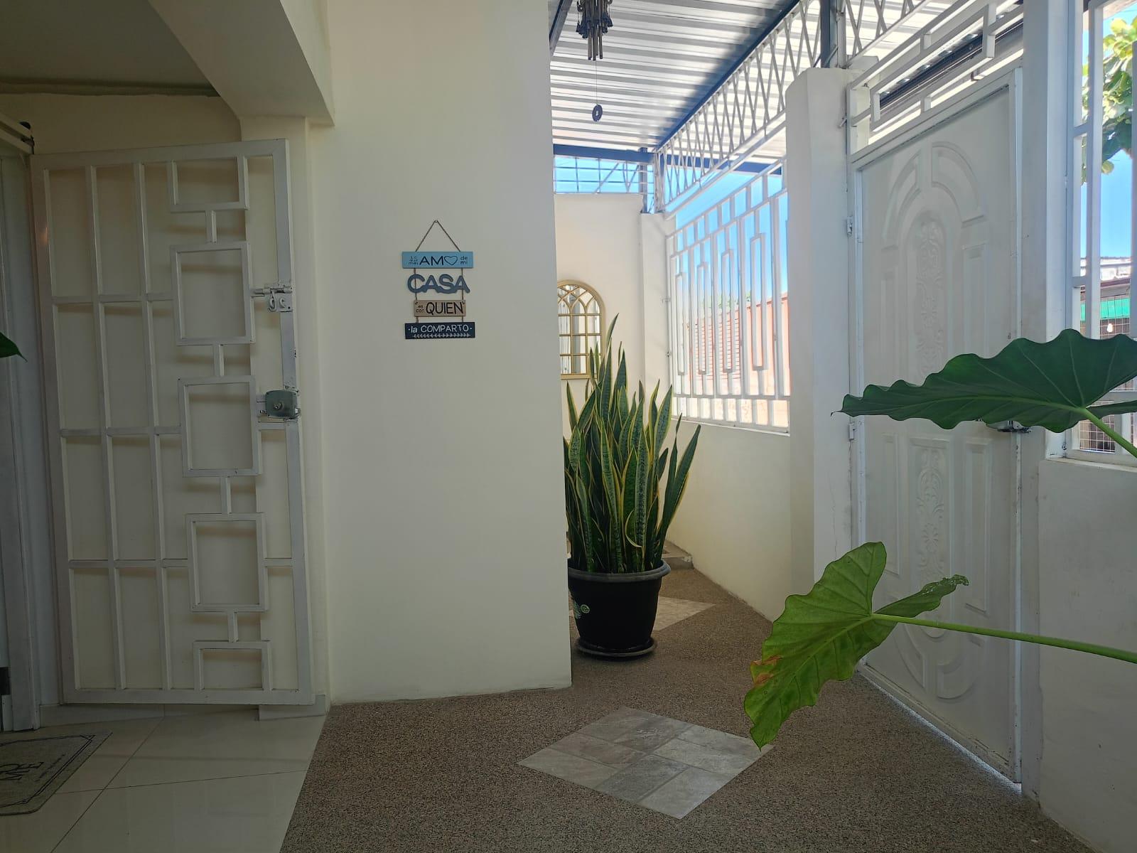 Casa en venta en Manabí | Manta | Norte de Manta, Calle 305 avenida 225