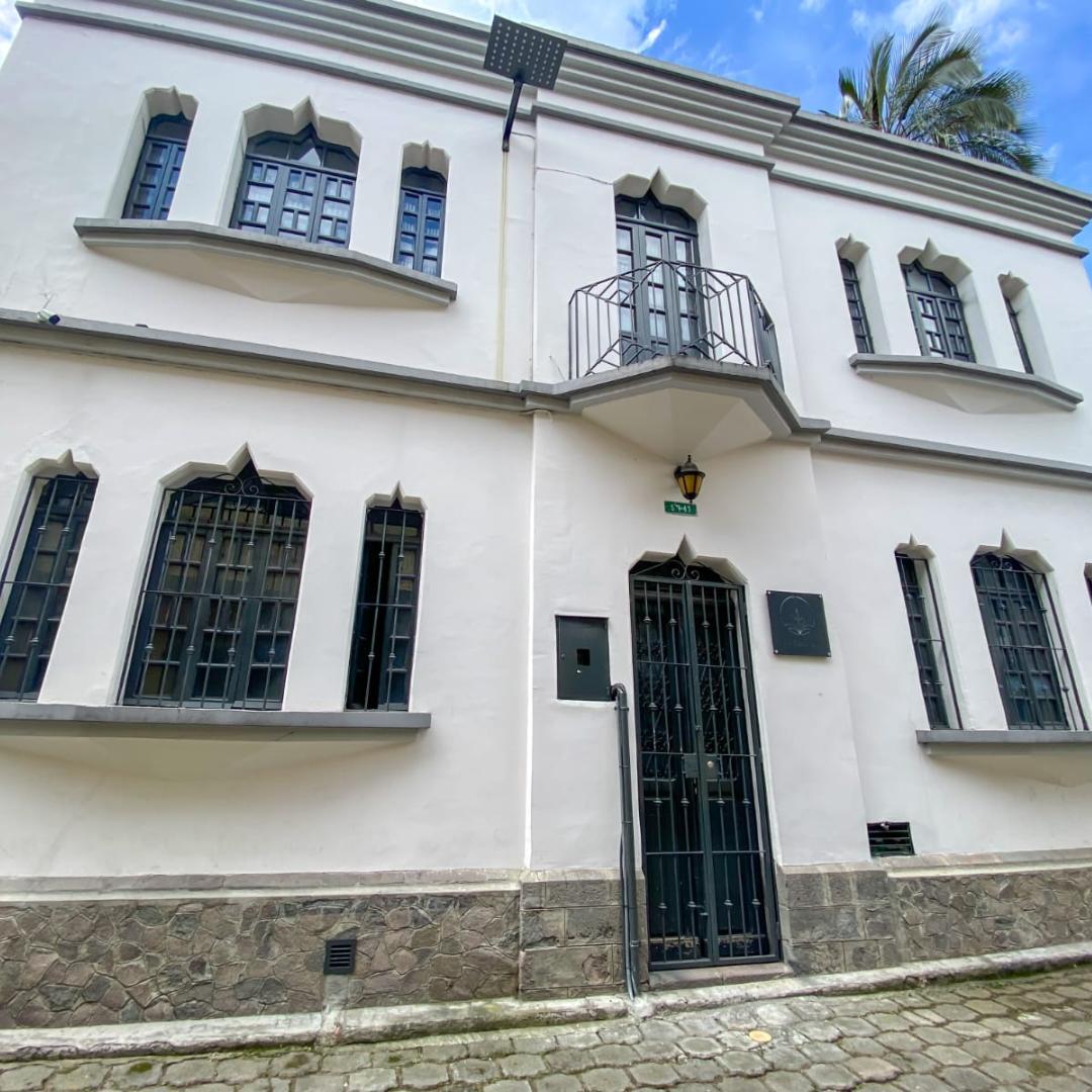 House for sale in Pichincha | Quito | Centro de Quito, Casa en Venta Patrimoniada y Restaurada 5D en Centro Histórico, 377 m²