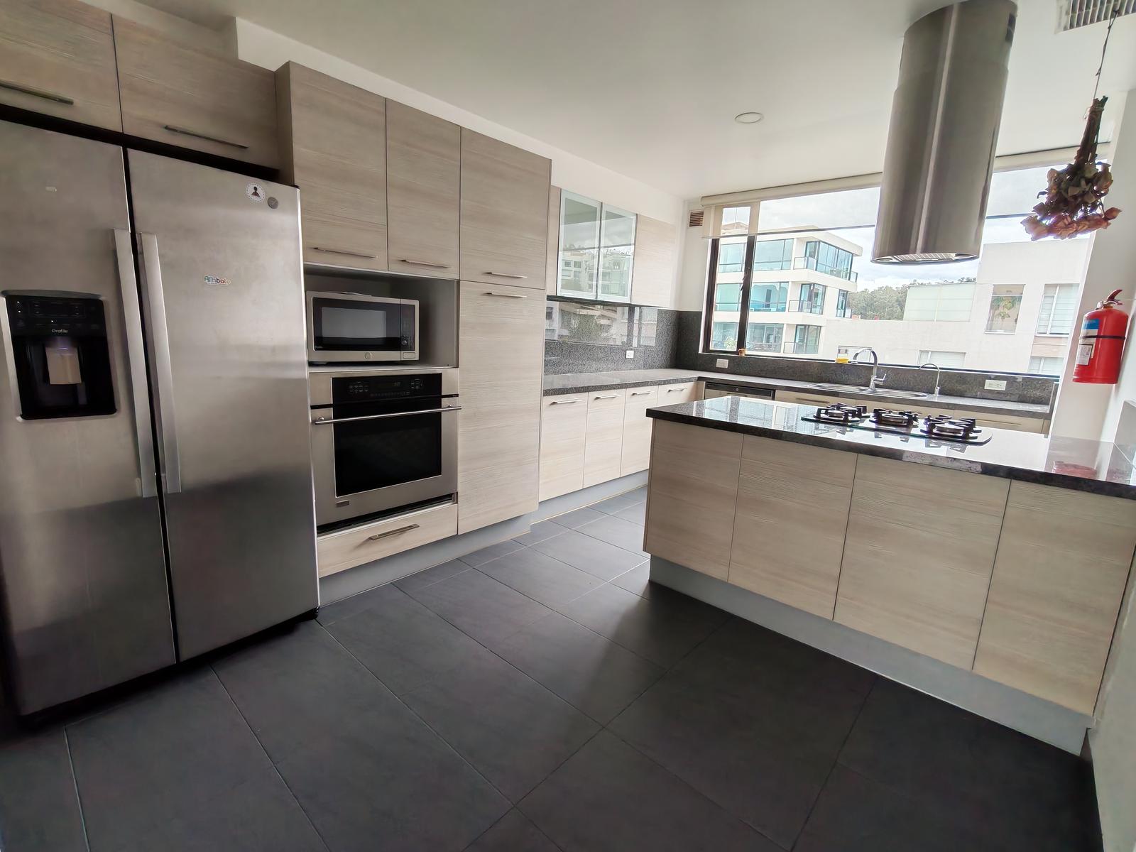 Departamento en alquiler en Pichincha | Quito | Bellavista, Quiteño libre y la Cumbre, 212 m²