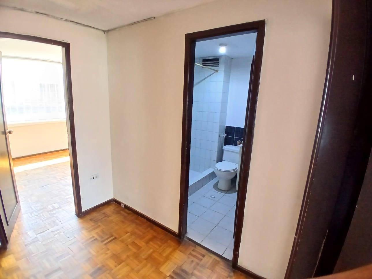Casa en alquiler en Pichincha | Quito | La Kennedy, Av 6 de Diciembre y Cucardas, 120 m²