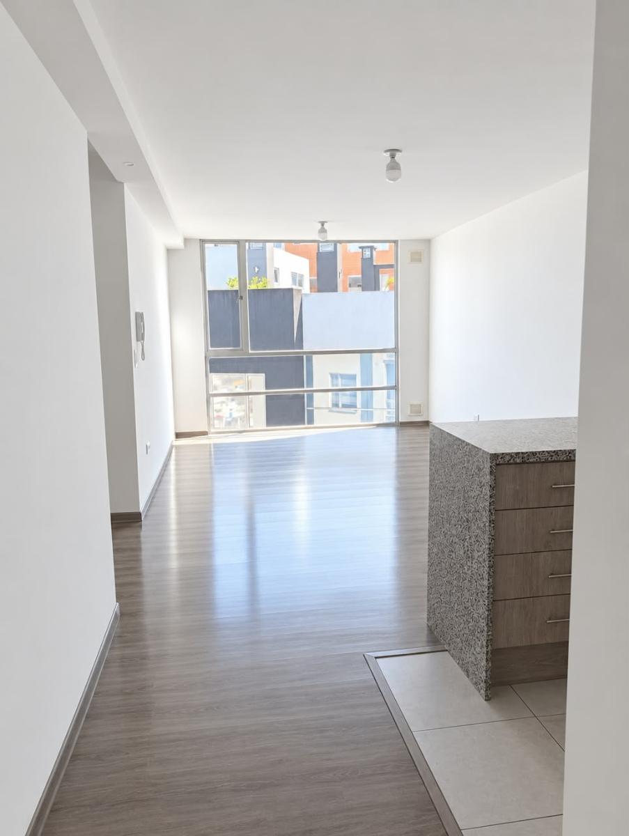 Departamento en alquiler en Ecuador | Pichincha | Quito, Av de los nogales y los chamburos, 75 m²