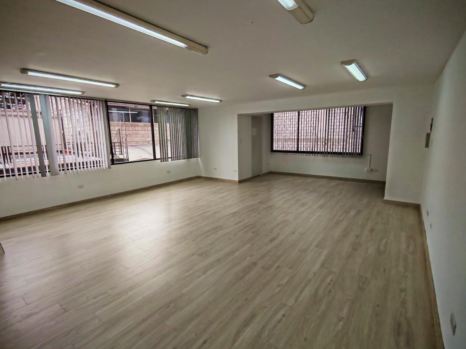Office for rent in Pichincha | Quito | La Carolina, eloy alfaro y de los shyris, 121 m²
